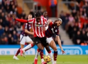 开云体育平台APP-利物浦在主场取得胜利，继续领跑英超