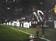 开云APP-英超争冠焦点战，奇才血拼新疆队