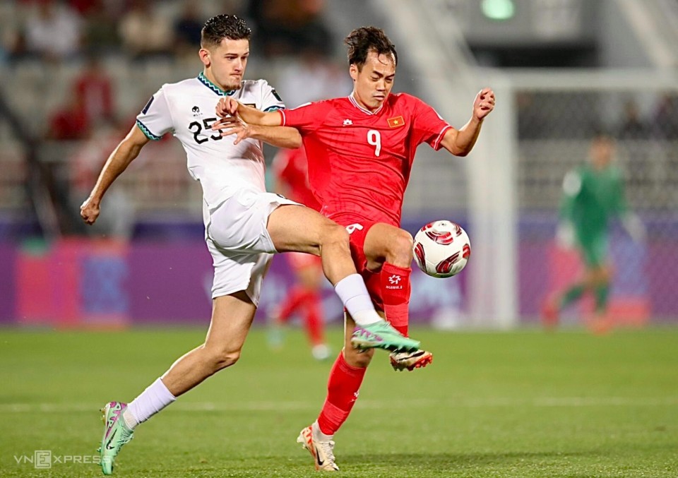 包含印尼队横扫印度队，黄鸭组合高光表现的词条