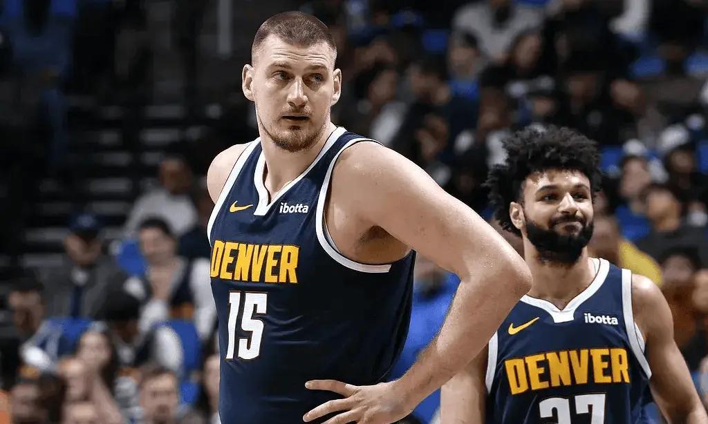 关于掘金队首发球员集体受伤，球队陷入危机的信息