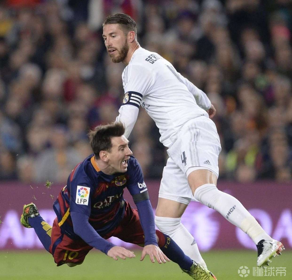 新西兰球员在赛场上拼尽全力