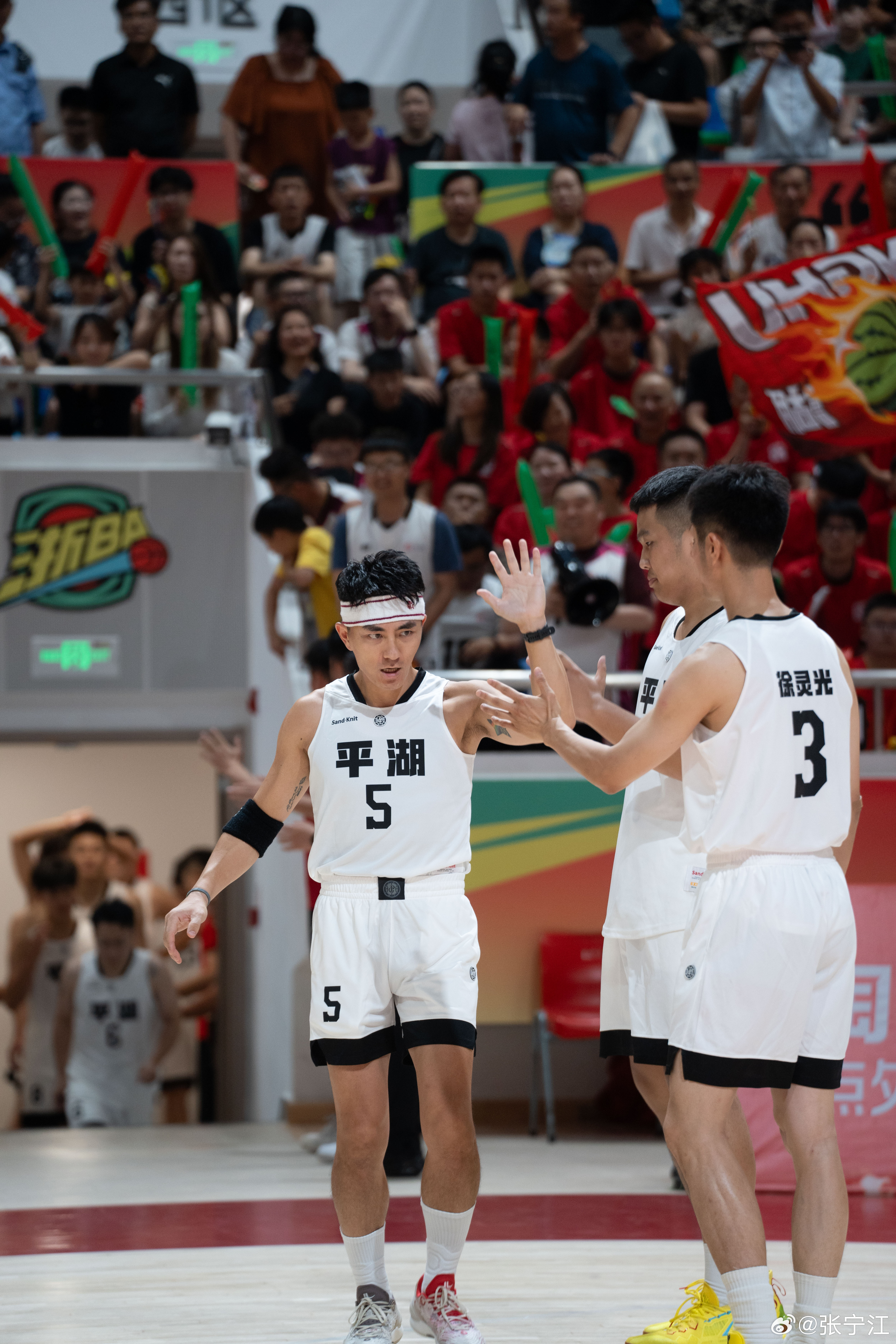 关于强强对话即将展开，球队备战决胜时刻的信息