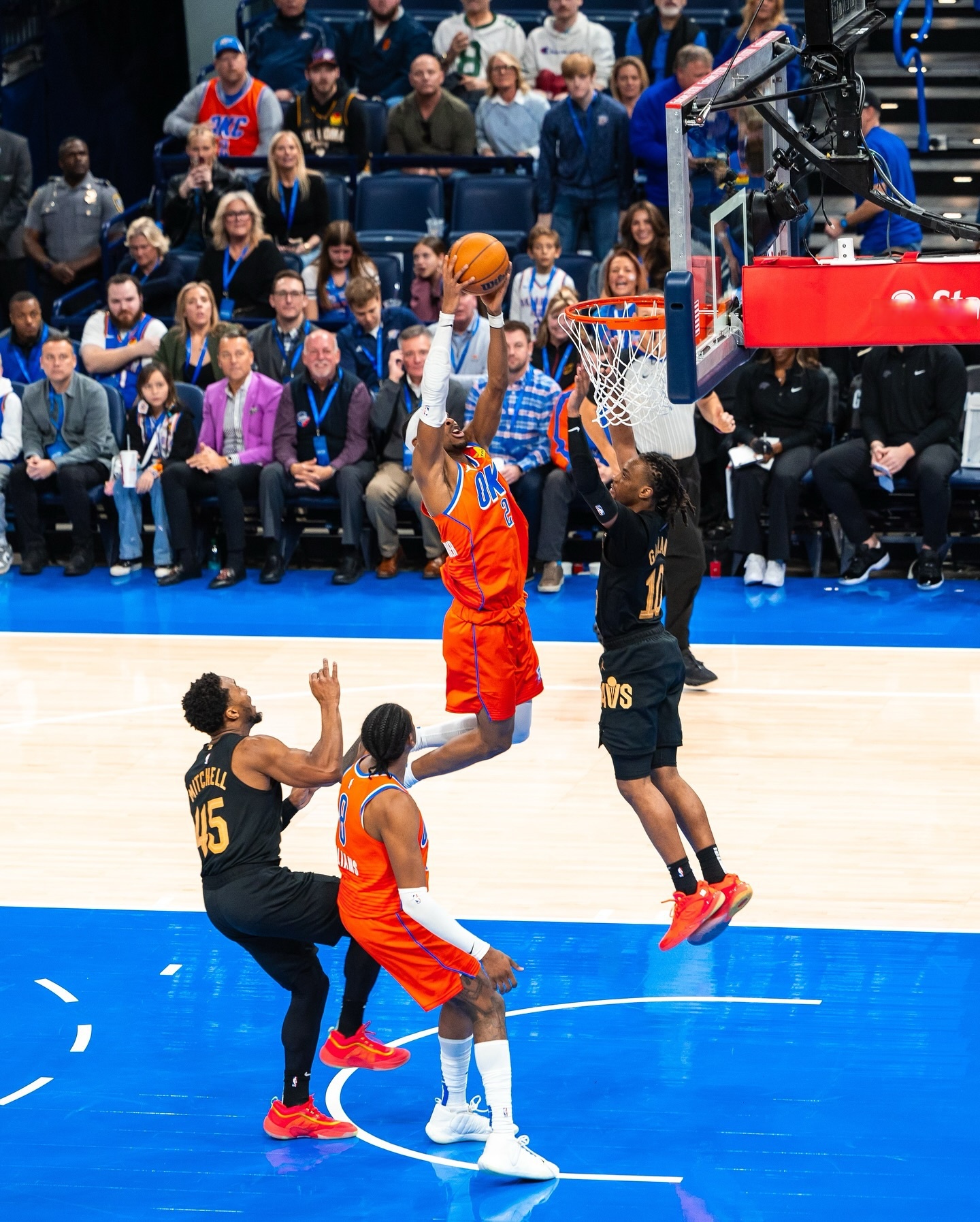 开拓者大胜雷霆，西部半决赛豪取首胜