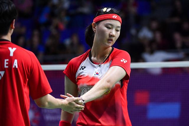 日本羽毛球队逆转丹麦羽毛球队，辛杜惊艳世界