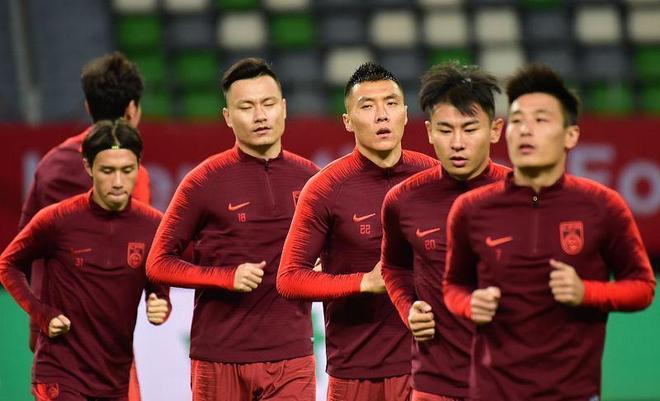 上港与伊朗球队交锋，实力对比令人期待