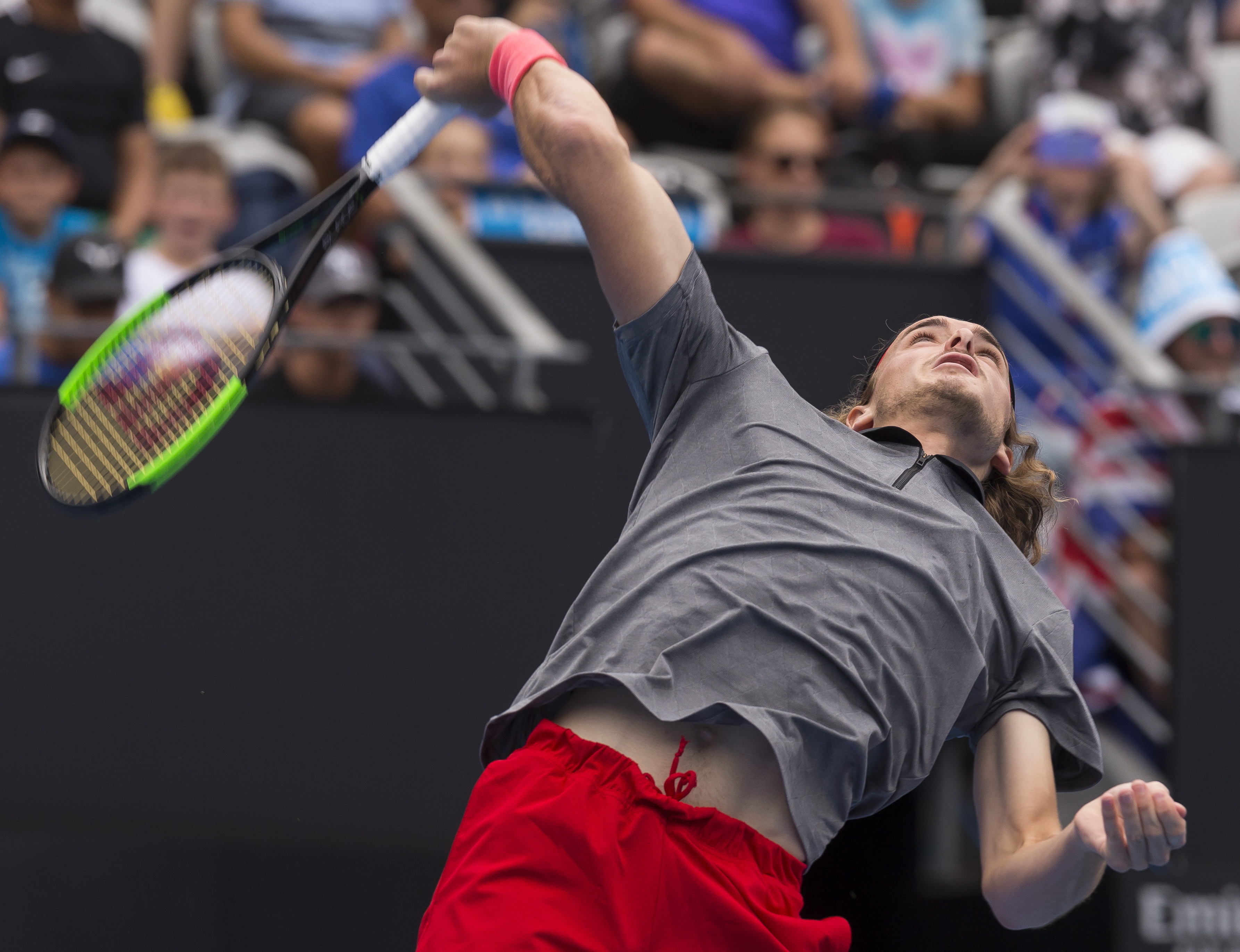 关于德国网球队爆冷意大利网球队，西西帕斯爆发神勇的信息