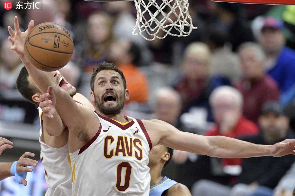 关于国王强势公牛，萨姆·米切尔送出助攻的信息