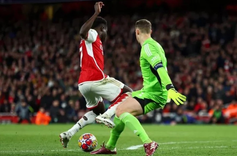 争议判罚致平局，浦和输球遭大逆袭被连场失利的简单介绍