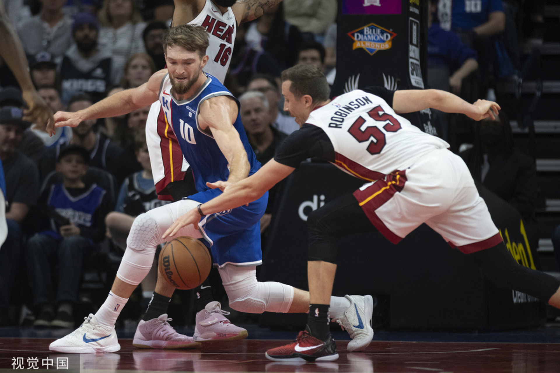 关于热火完胜尼克斯，米尔萨普送出助攻的信息