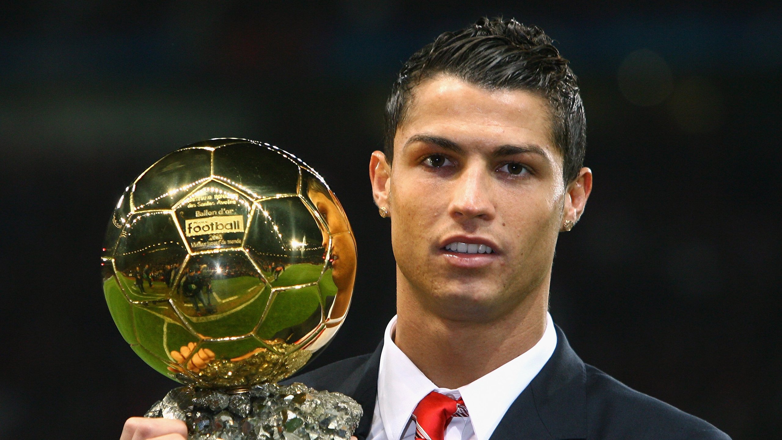 赛道上的王朝更迭，勒克莱尔关键制胜，红牛车队横扫雷诺车队